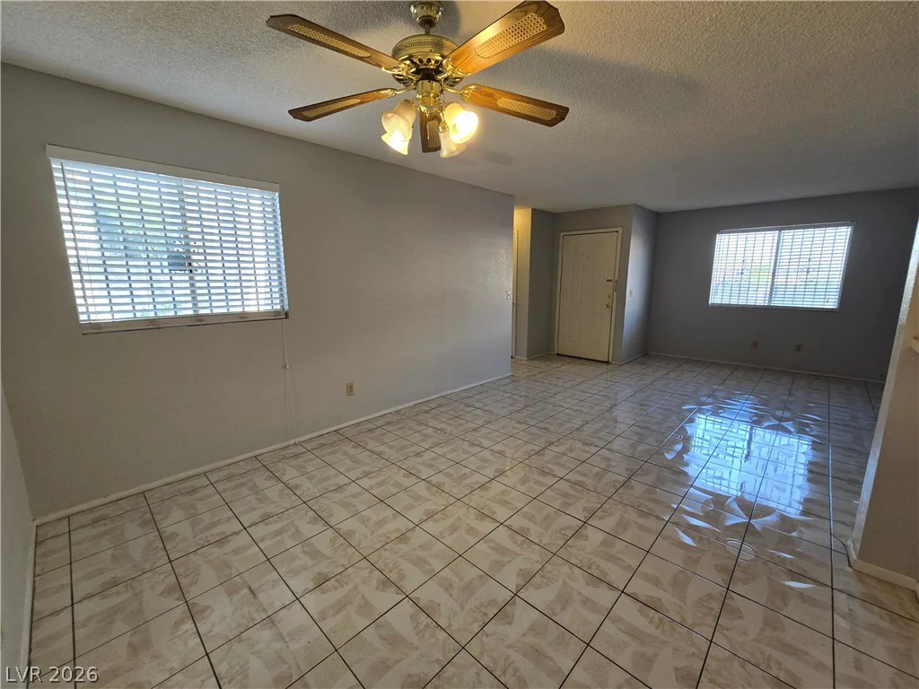 6750 Del Rey, Las Vegas, NV 89146