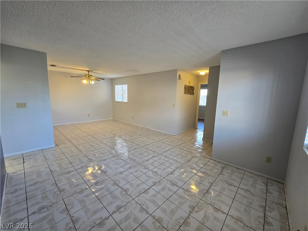 6750 Del Rey, Las Vegas, NV 89146