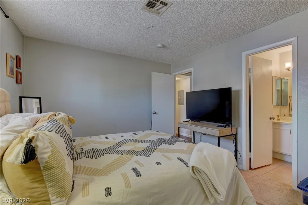 912 Falconhead, Las Vegas, NV 89128