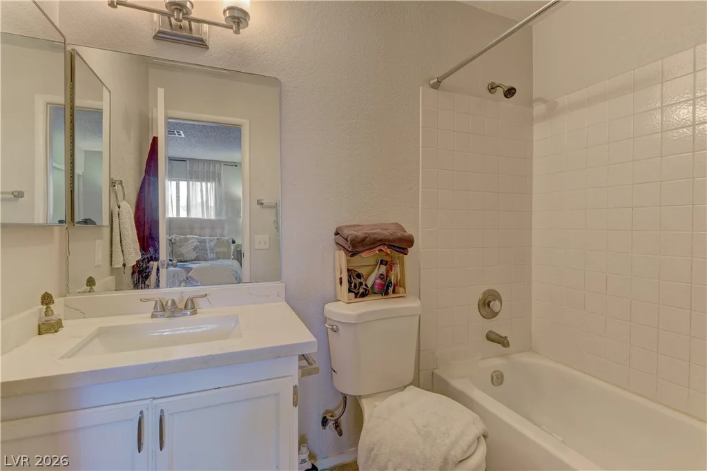 912 Falconhead, Las Vegas, NV 89128