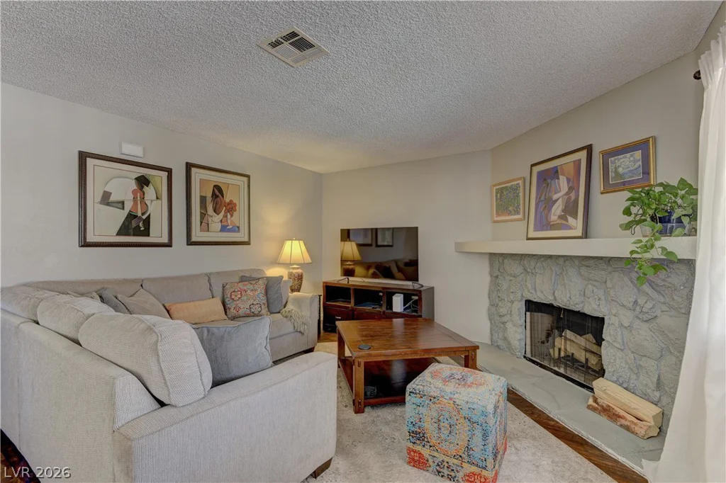 912 Falconhead, Las Vegas, NV 89128