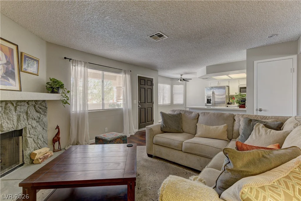 912 Falconhead, Las Vegas, NV 89128