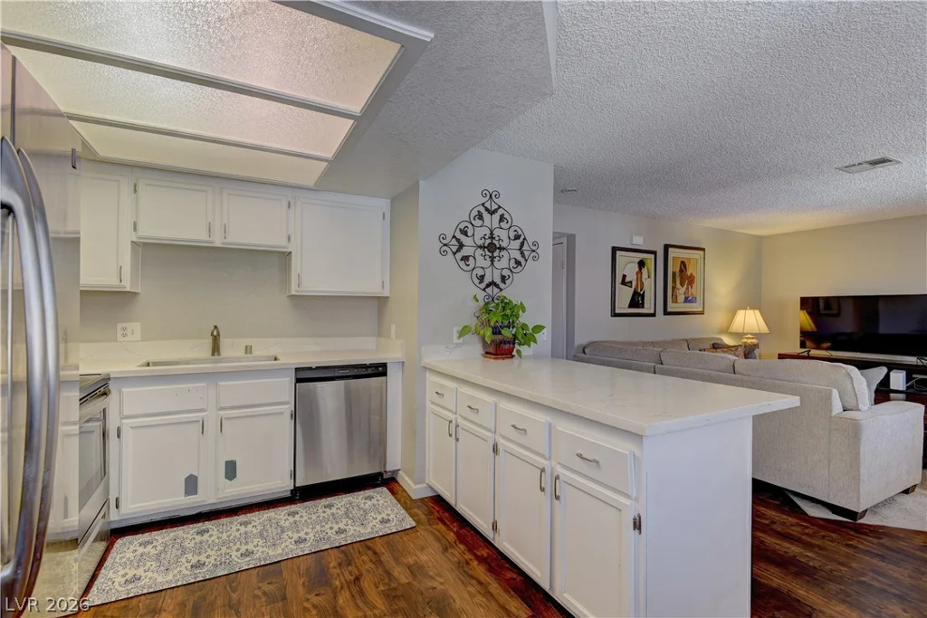 912 Falconhead, Las Vegas, NV 89128