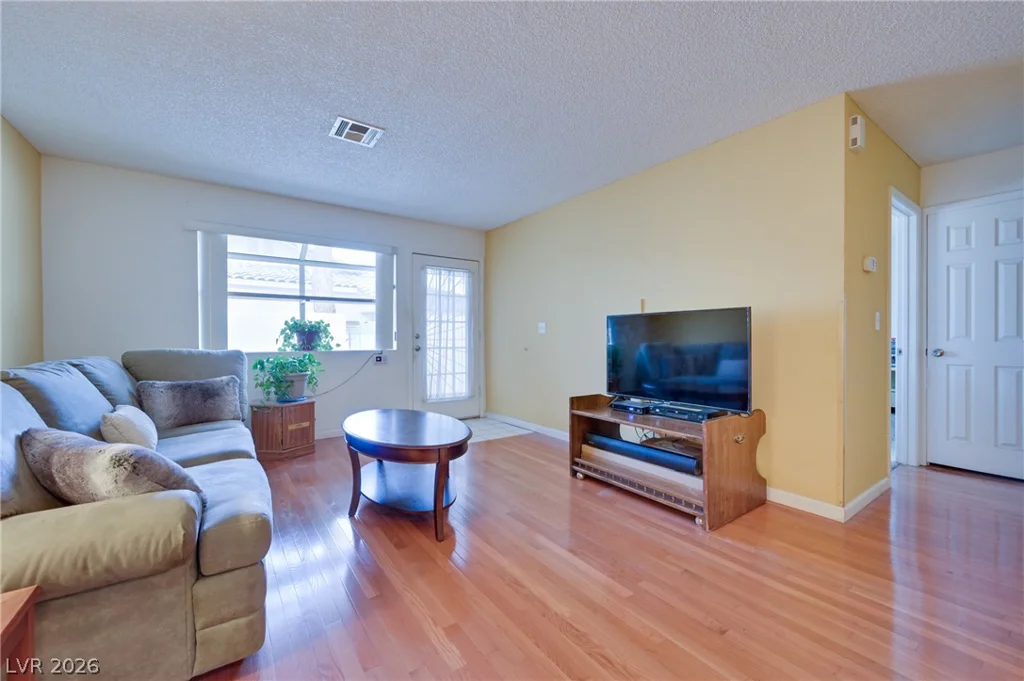 2032 Bavington, Las Vegas, NV 89108