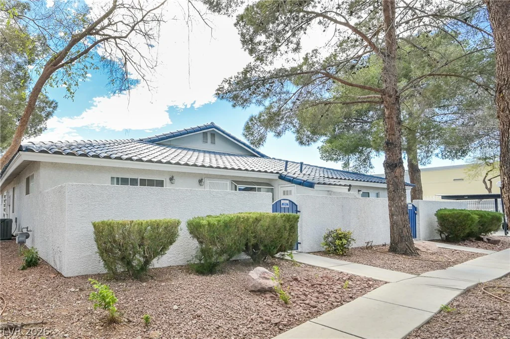 2032 Bavington, Las Vegas, NV 89108