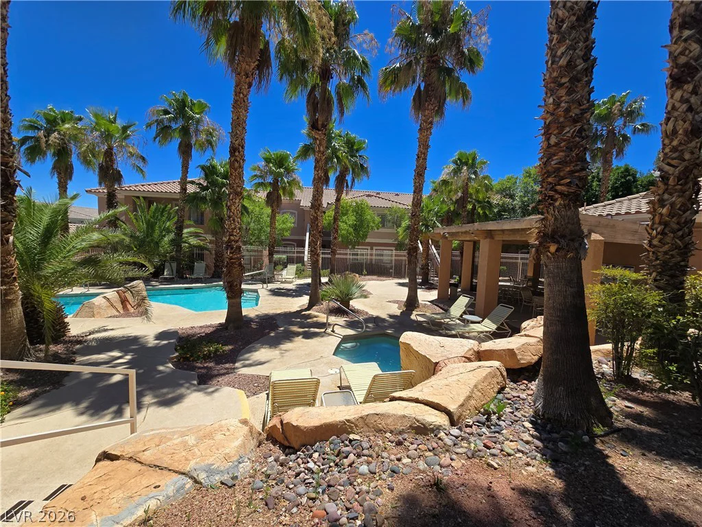 300 Amber Pine, Las Vegas, NV 89144