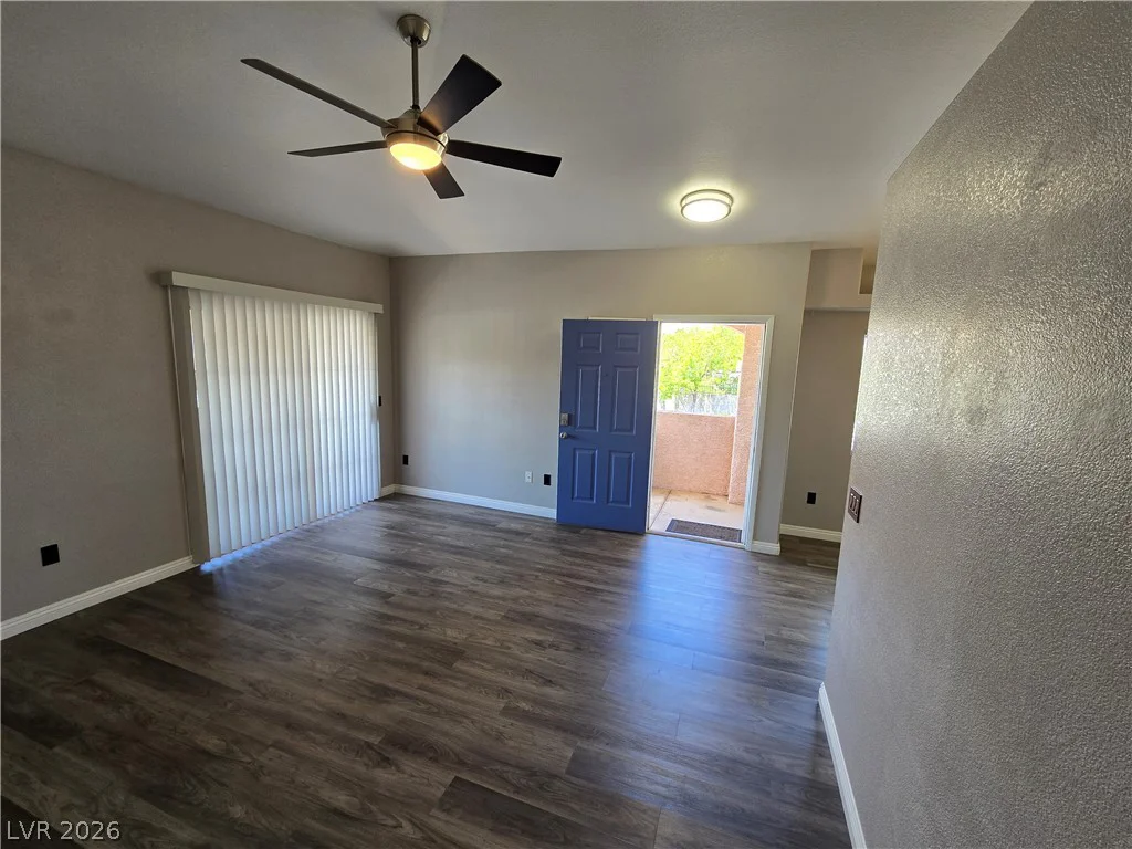 300 Amber Pine, Las Vegas, NV 89144