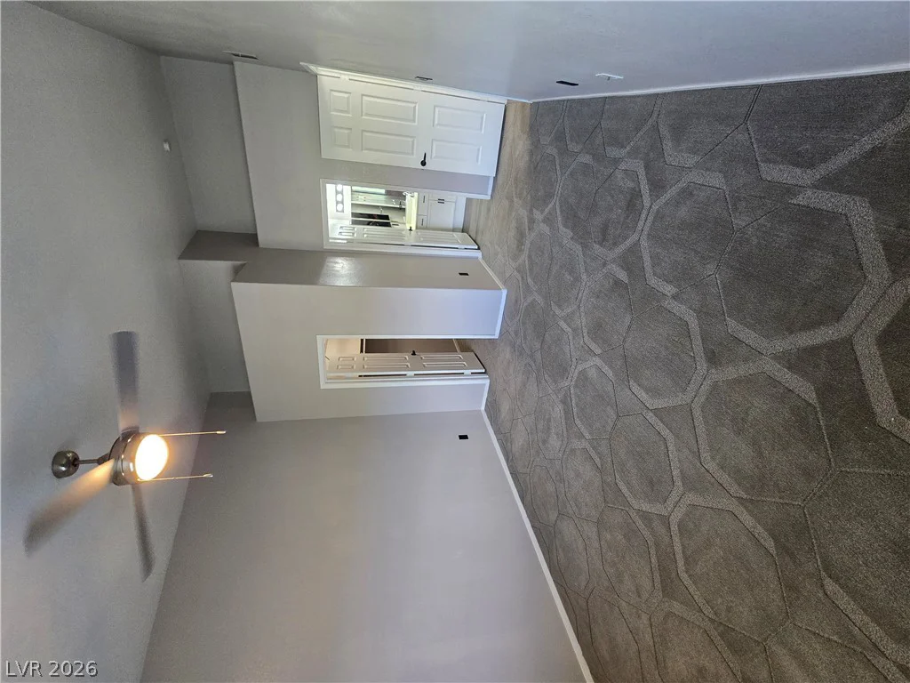 300 Amber Pine, Las Vegas, NV 89144