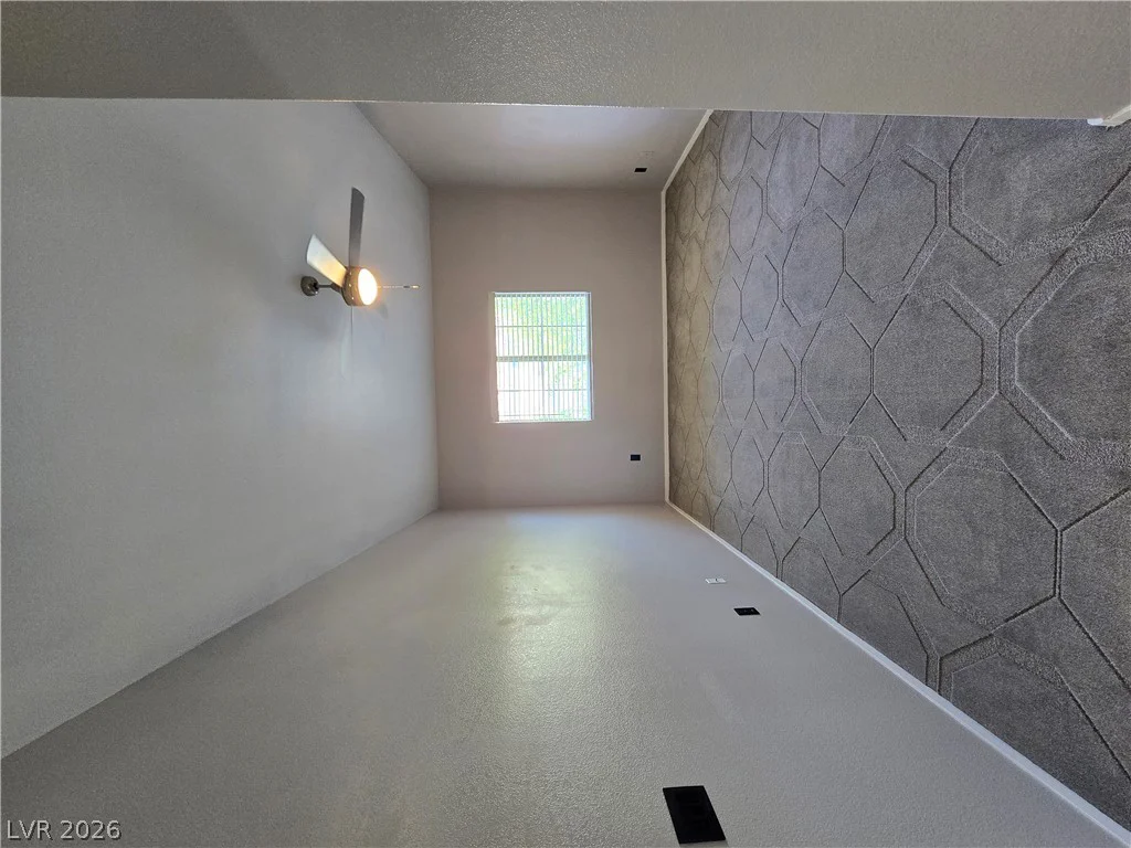 300 Amber Pine, Las Vegas, NV 89144