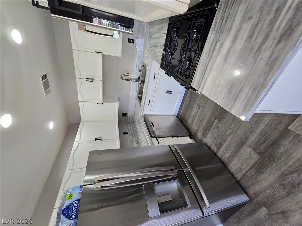 300 Amber Pine, Las Vegas, NV 89144