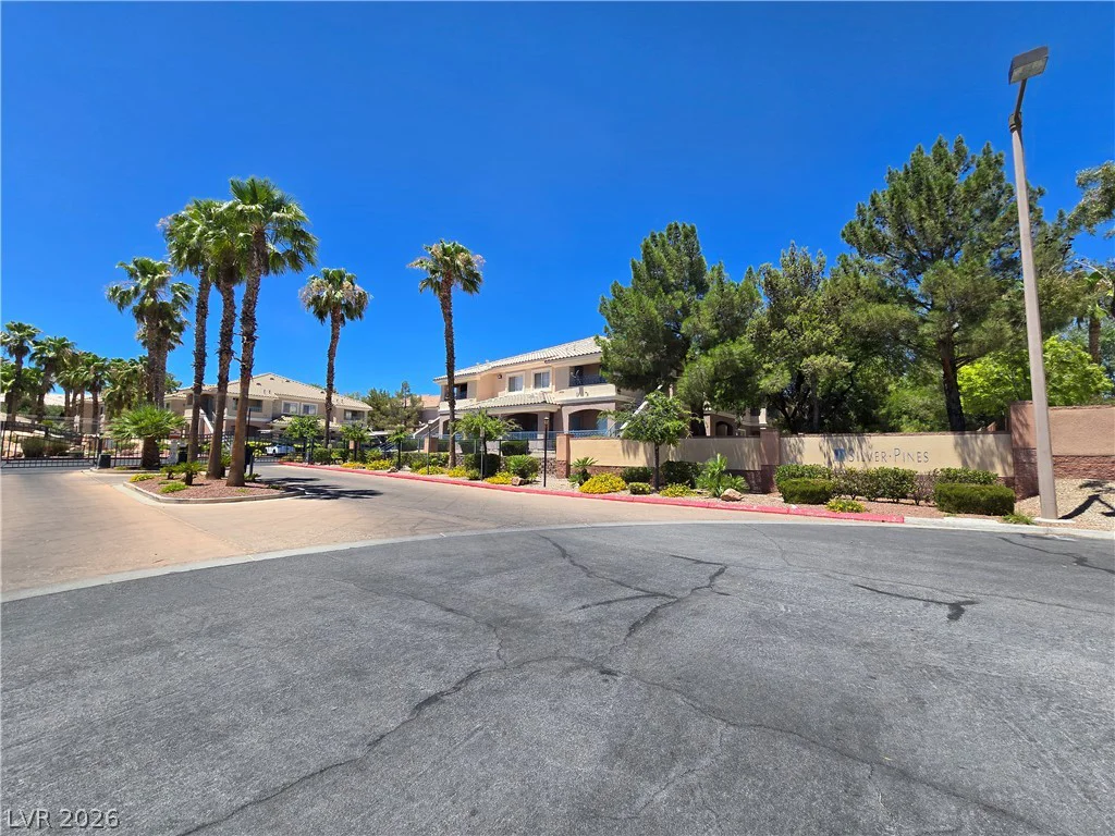 300 Amber Pine, Las Vegas, NV 89144