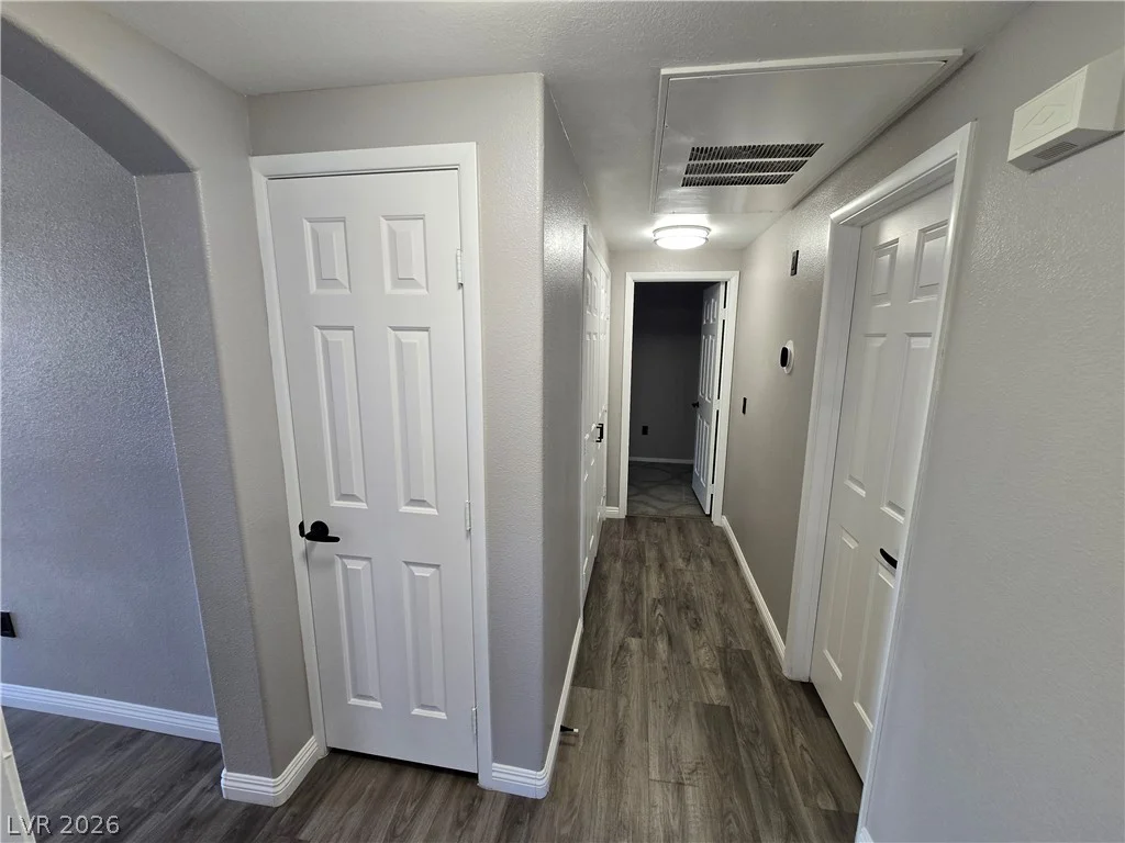 300 Amber Pine, Las Vegas, NV 89144