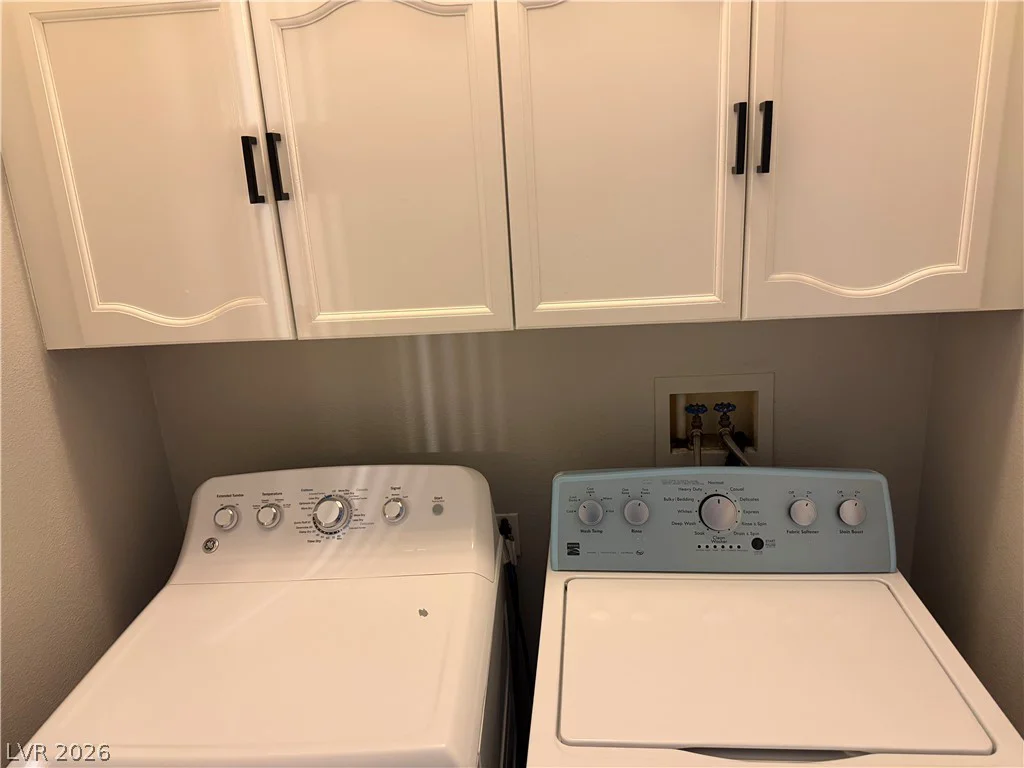 300 Amber Pine, Las Vegas, NV 89144