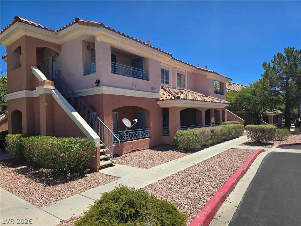 300 Amber Pine, Las Vegas, NV 89144