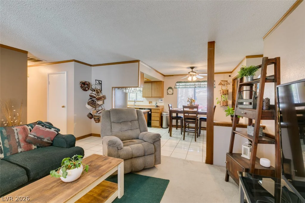 4985 Arizona, Las Vegas, NV 89104