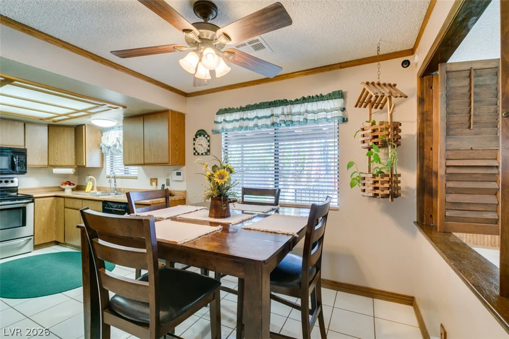 4985 Arizona, Las Vegas, NV 89104