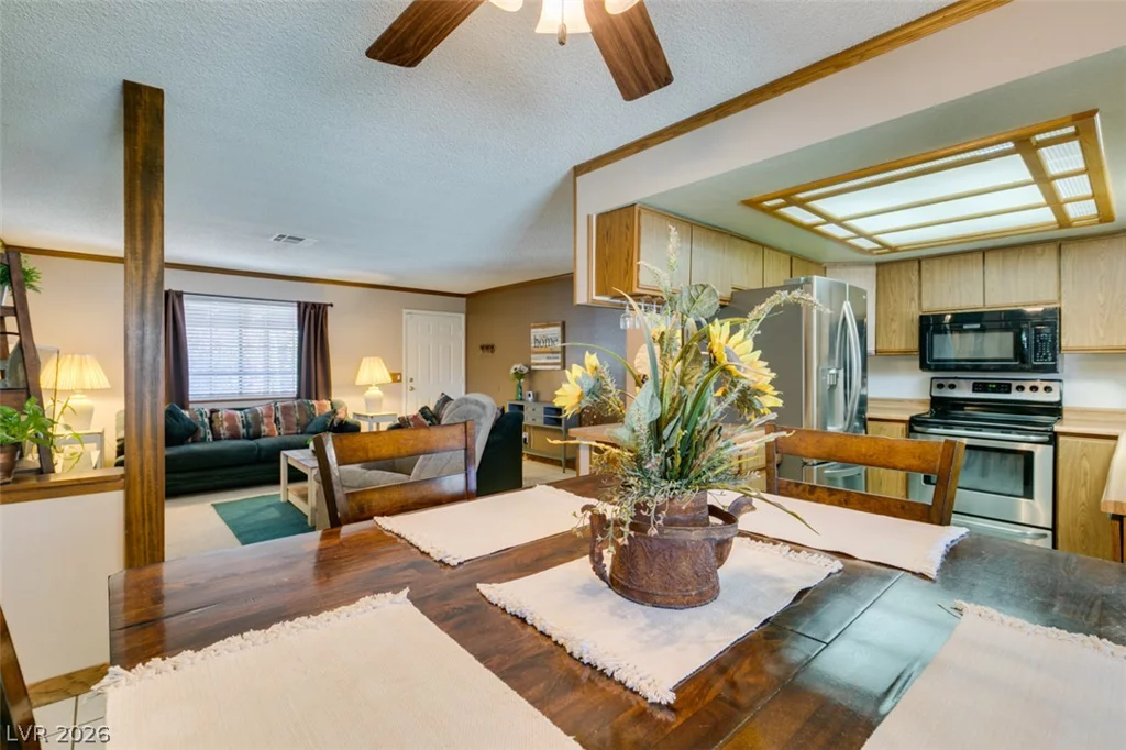 4985 Arizona, Las Vegas, NV 89104