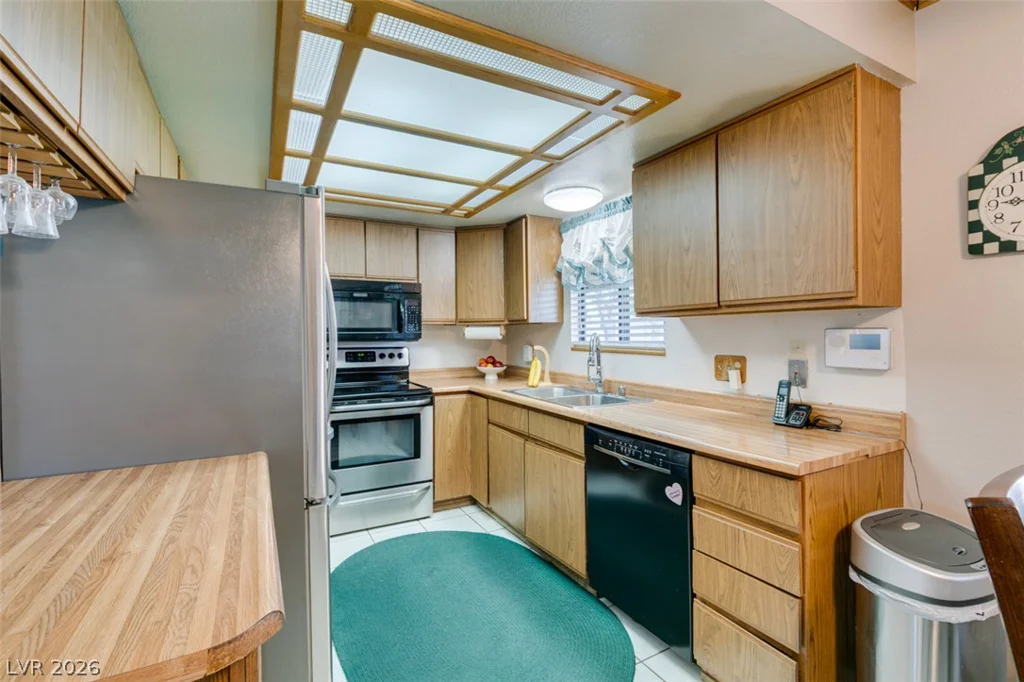 4985 Arizona, Las Vegas, NV 89104