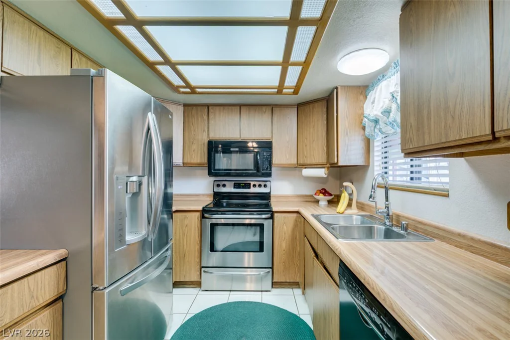 4985 Arizona, Las Vegas, NV 89104