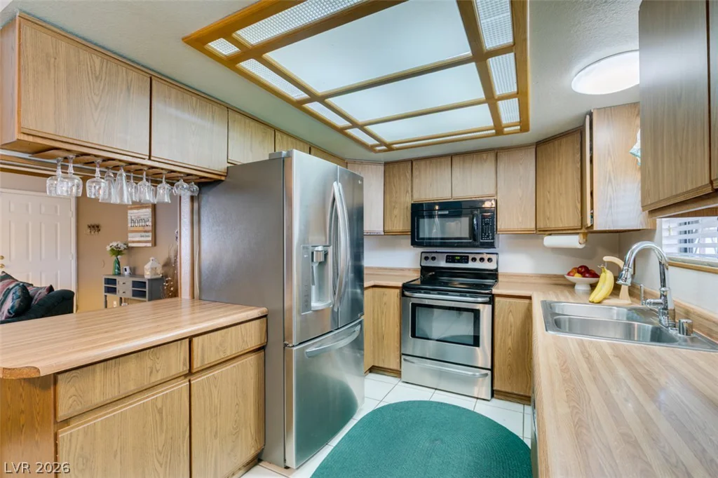 4985 Arizona, Las Vegas, NV 89104