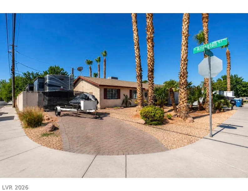 4985 Arizona, Las Vegas, NV 89104