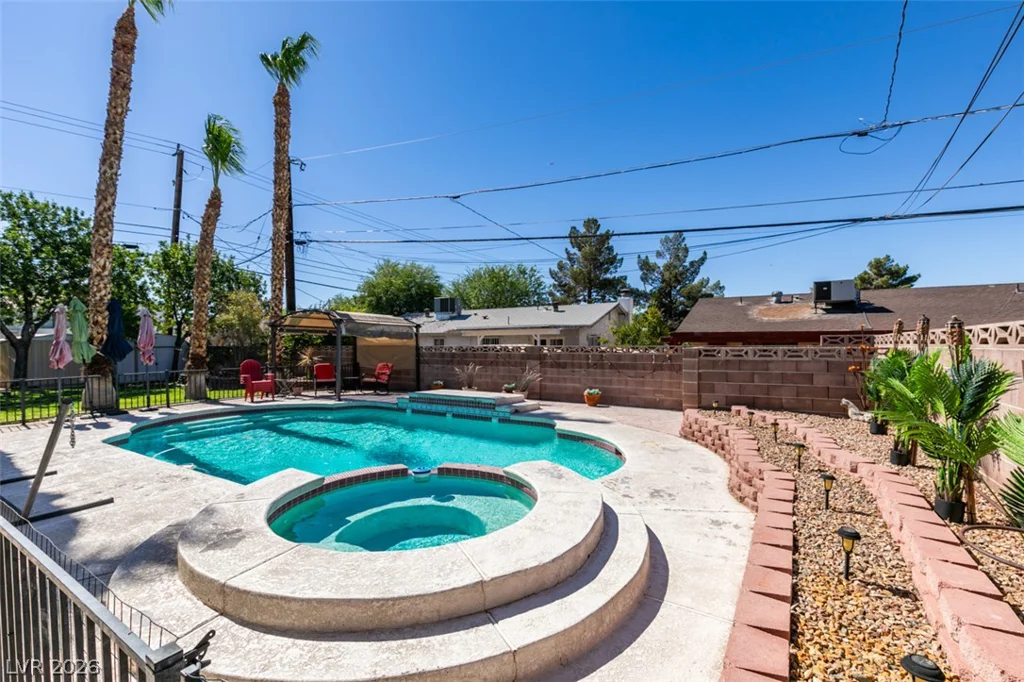 4985 Arizona, Las Vegas, NV 89104