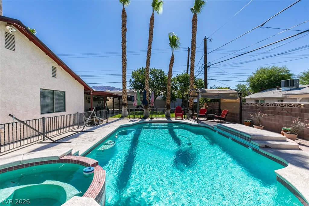 4985 Arizona, Las Vegas, NV 89104