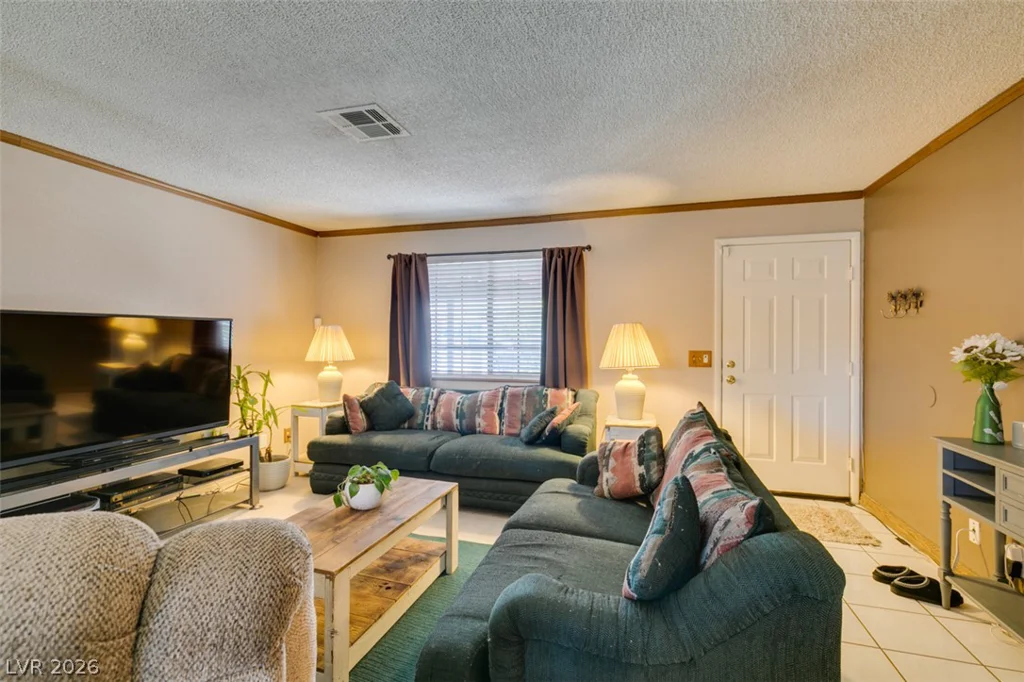 4985 Arizona, Las Vegas, NV 89104