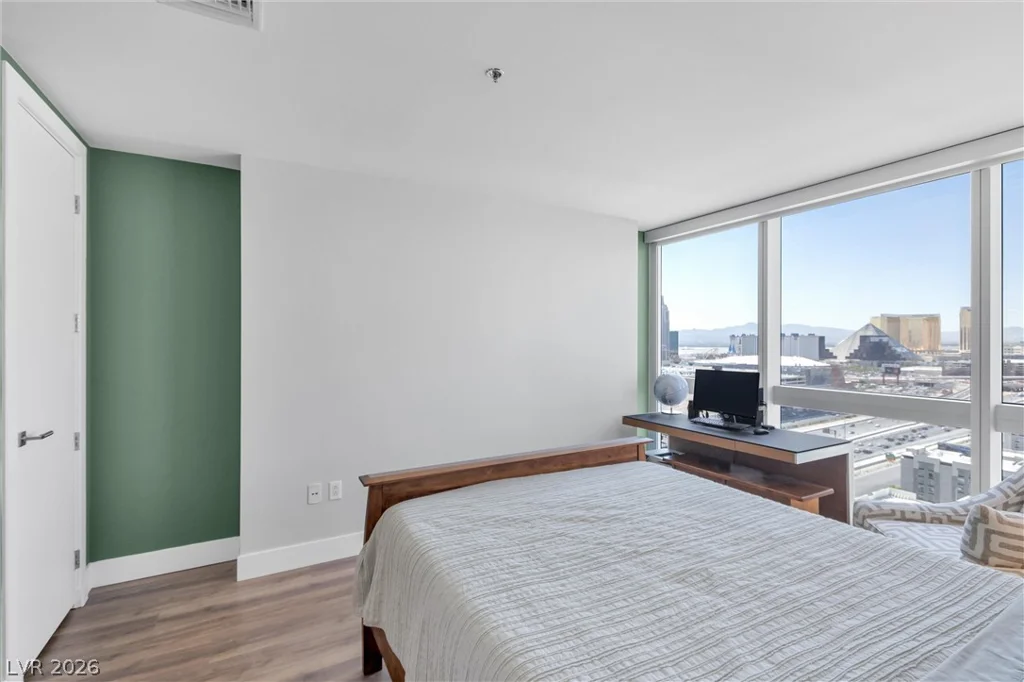 4471 Dean Martin, Las Vegas, NV 89103