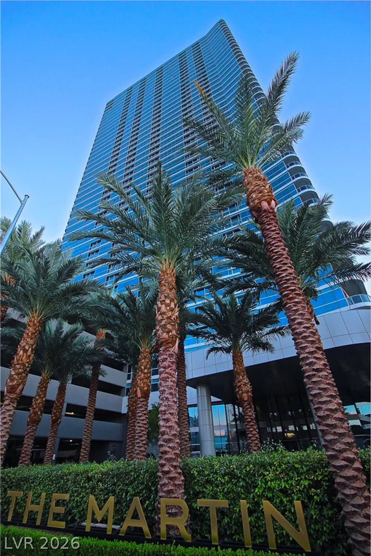 4471 Dean Martin, Las Vegas, NV 89103