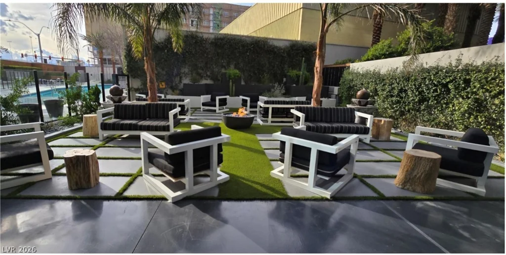 4471 Dean Martin, Las Vegas, NV 89103