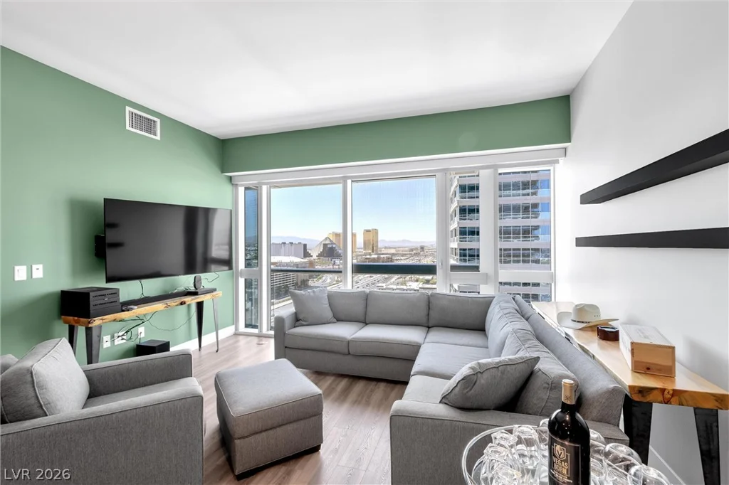 4471 Dean Martin, Las Vegas, NV 89103