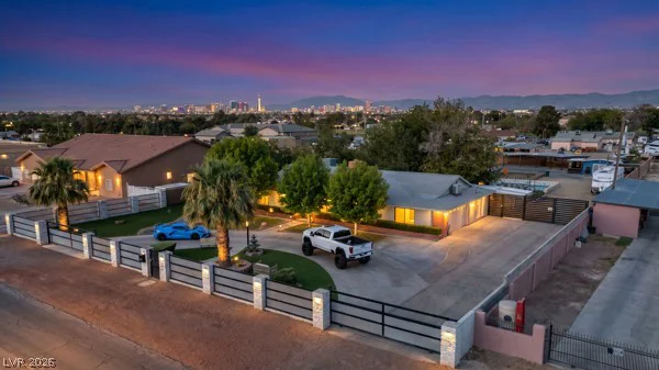 2295 Gateway, Las Vegas, NV 89115