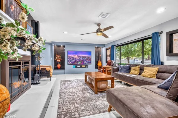 2295 Gateway, Las Vegas, NV 89115