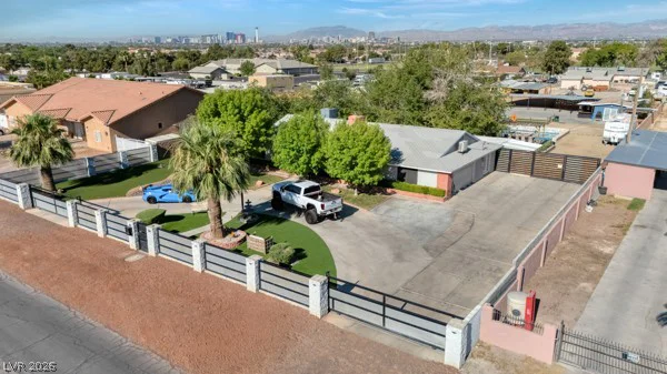 2295 Gateway, Las Vegas, NV 89115
