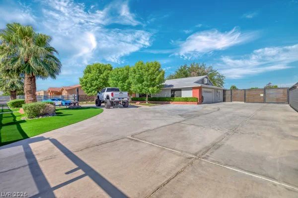 2295 Gateway, Las Vegas, NV 89115