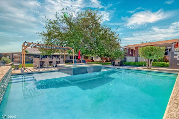 2295 Gateway, Las Vegas, NV 89115
