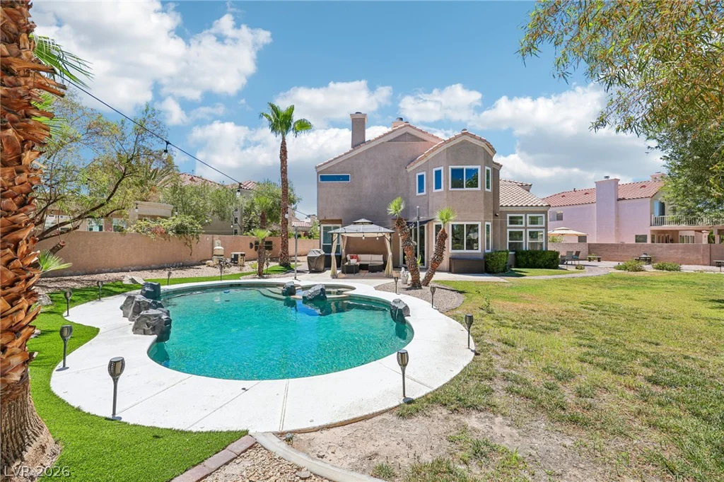 32 Daisy Meadow, Henderson, NV 89074