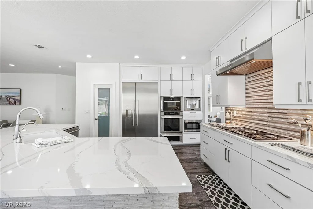32 Daisy Meadow, Henderson, NV 89074