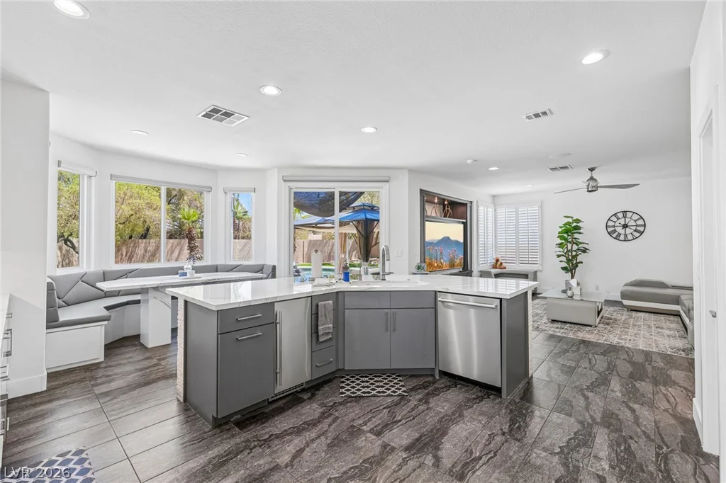 32 Daisy Meadow, Henderson, NV 89074