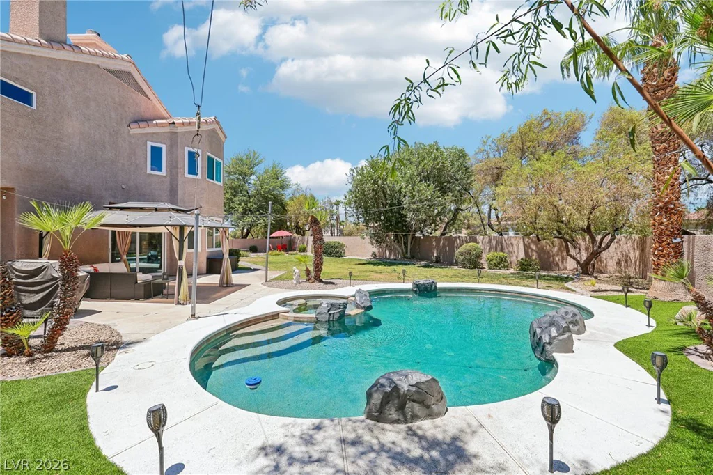32 Daisy Meadow, Henderson, NV 89074