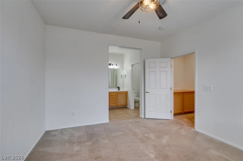 10200 Deerfield Beach, Las Vegas, NV 89129