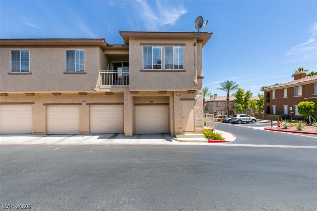 10200 Deerfield Beach, Las Vegas, NV 89129