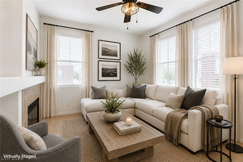 10200 Deerfield Beach, Las Vegas, NV 89129