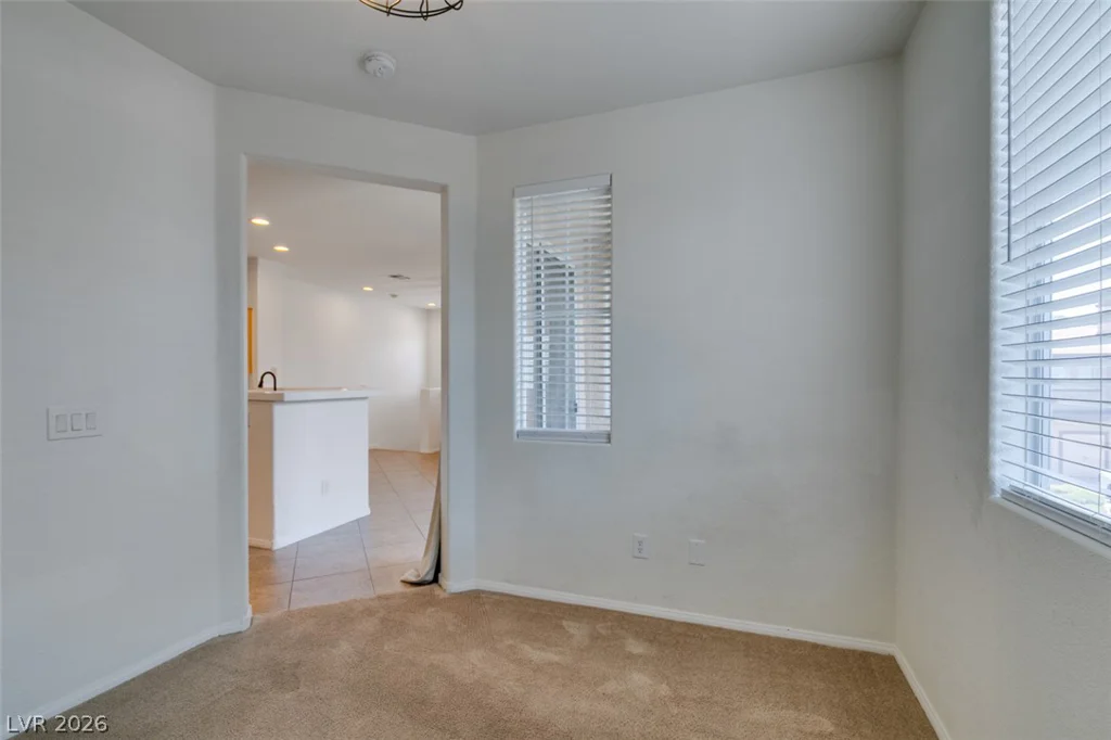 10200 Deerfield Beach, Las Vegas, NV 89129
