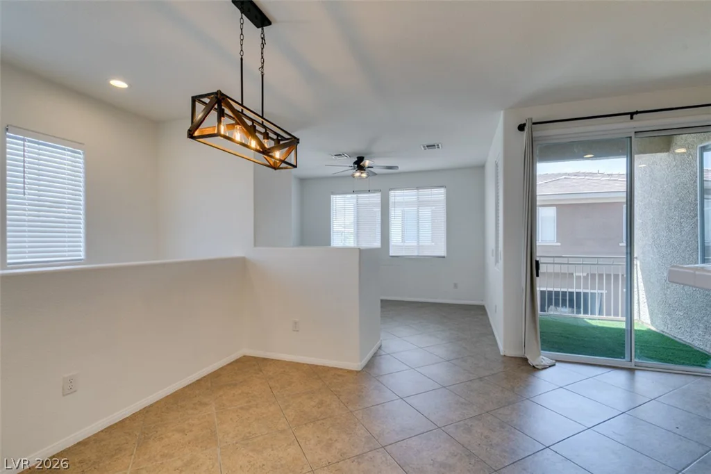 10200 Deerfield Beach, Las Vegas, NV 89129