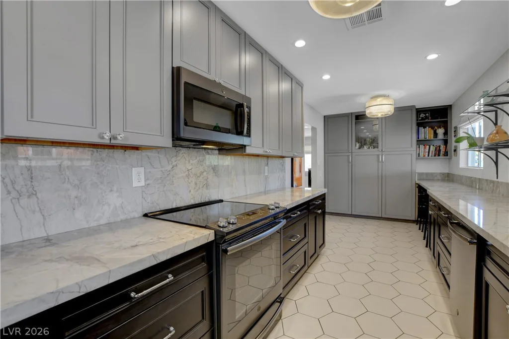 1349 Douglas, Las Vegas, NV 89102