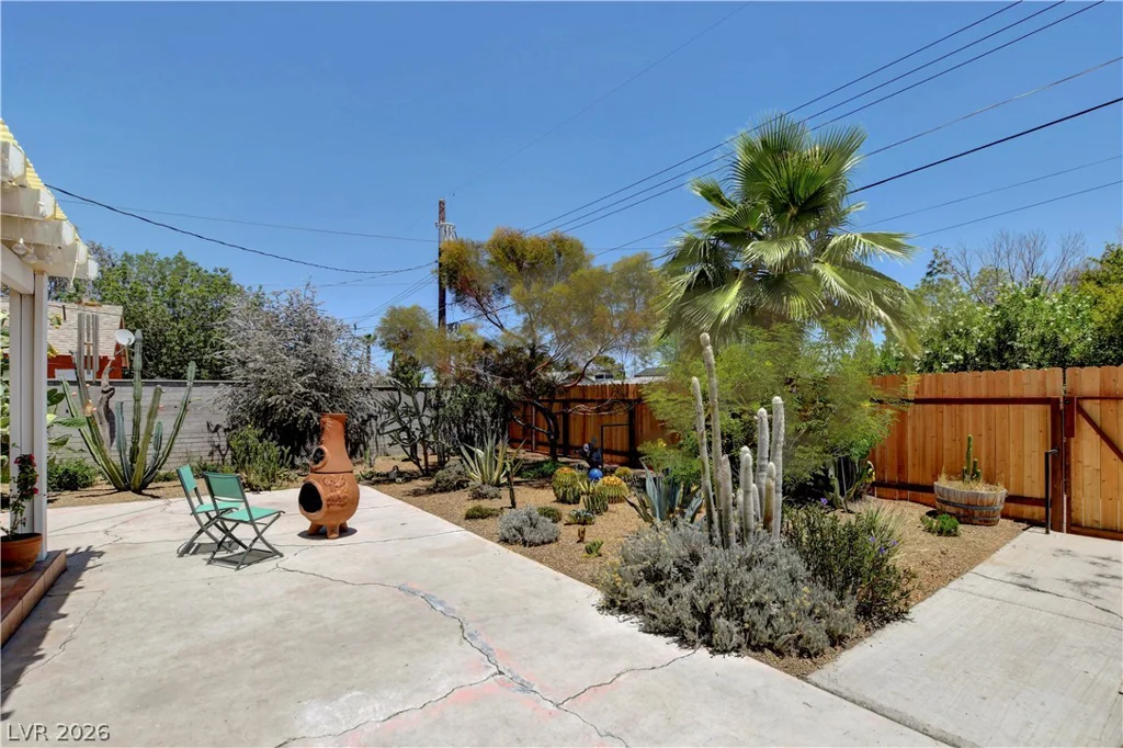 1349 Douglas, Las Vegas, NV 89102