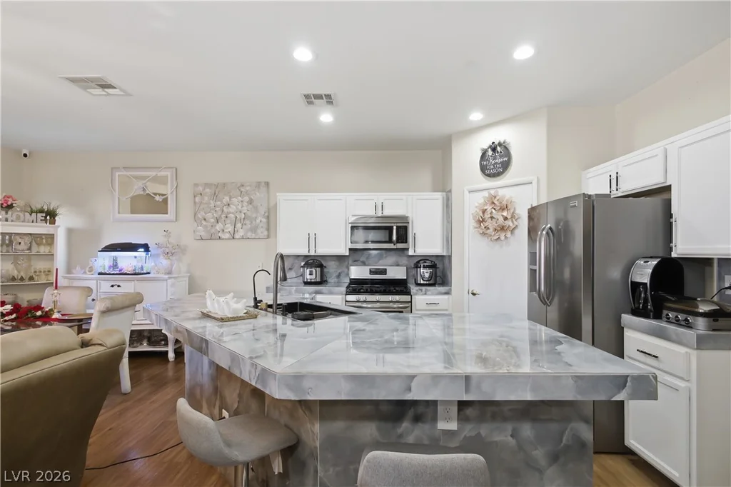 6665 Lookout Lodge, North Las Vegas, NV 89084