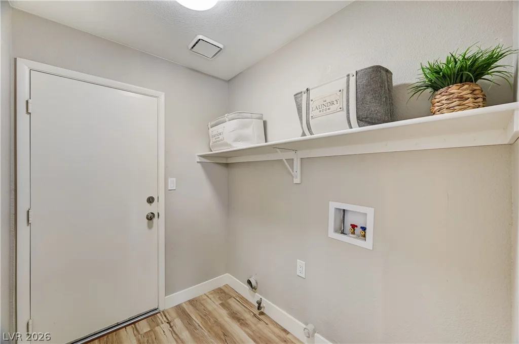 2720 Kennington, Las Vegas, NV 89117